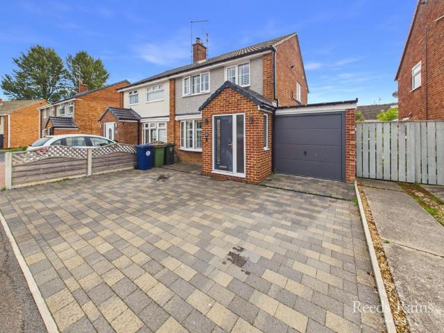3 bedroom semi detached house for sale