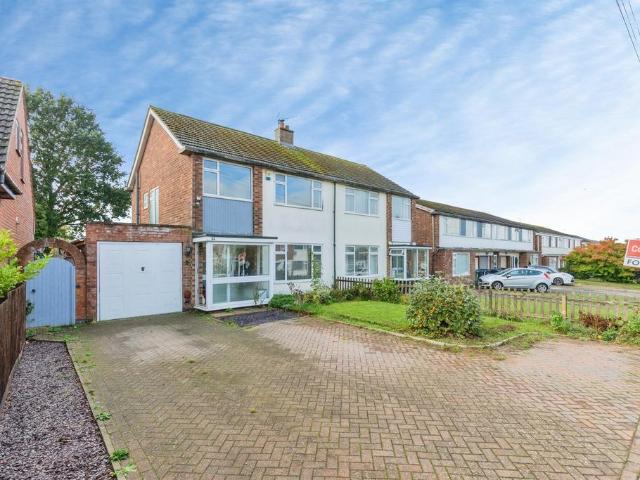 3 bedroom semi detached house for sale
