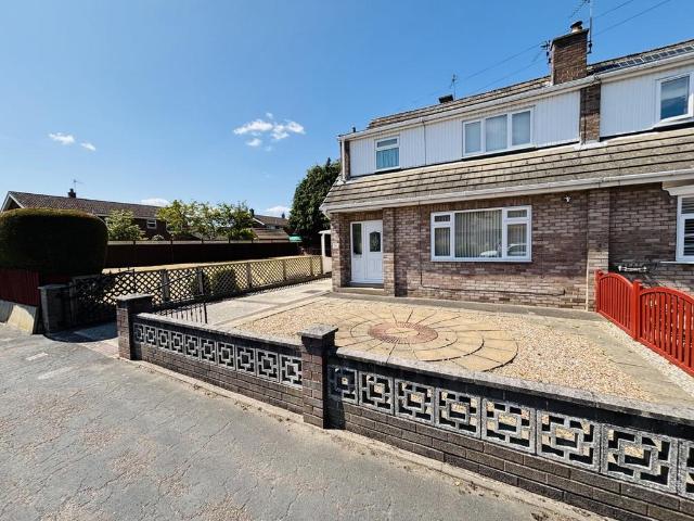 3 bedroom semi detached house for sale
