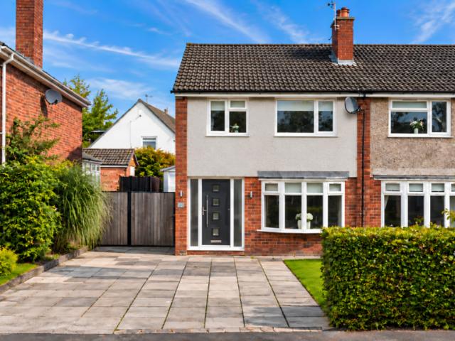 3 bedroom semi detached house for sale