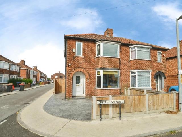 3 bedroom semi detached house for sale