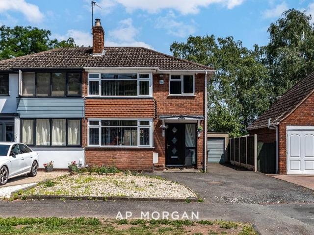 3 bedroom semi detached house for sale