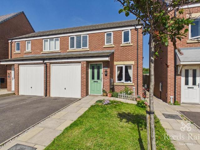 3 bedroom semi detached house for sale