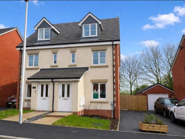 3 bedroom semi detached house for sale
