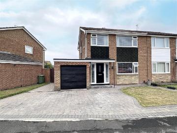 3 bedroom semi detached house for sale