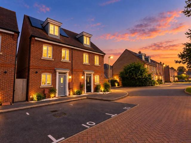 3 bedroom semi detached house for sale