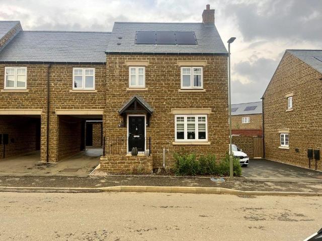 3 bedroom semi detached house for sale