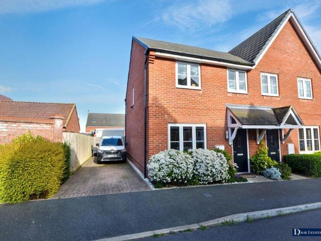 3 bedroom semi detached house for sale