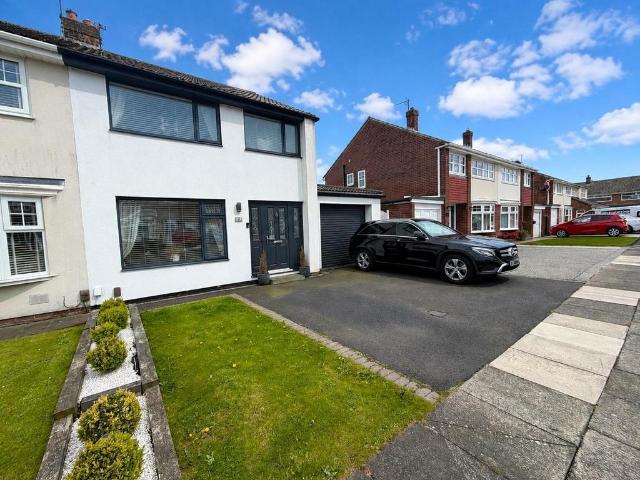 3 bedroom semi detached house for sale