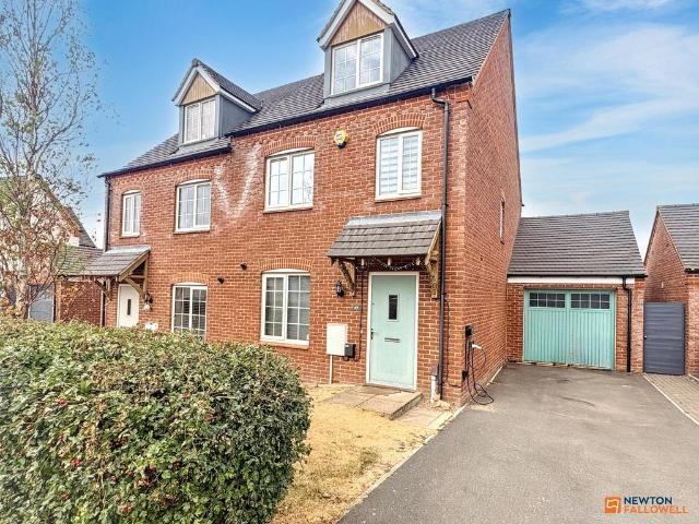 3 bedroom semi detached house for sale