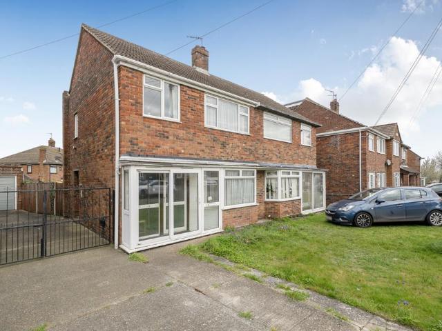3 bedroom semi detached house for sale