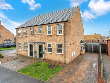 3 bedroom semi detached house for sale