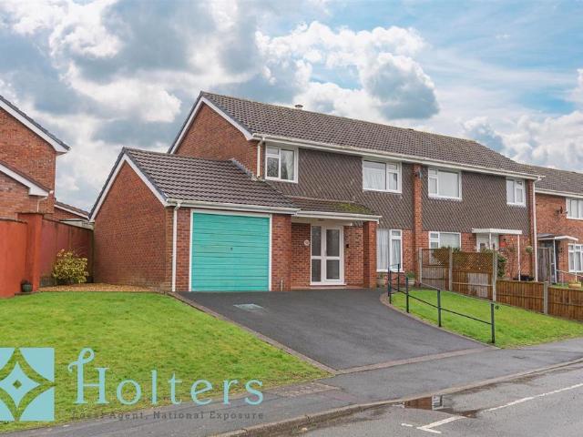 3 bedroom semi detached house for sale
