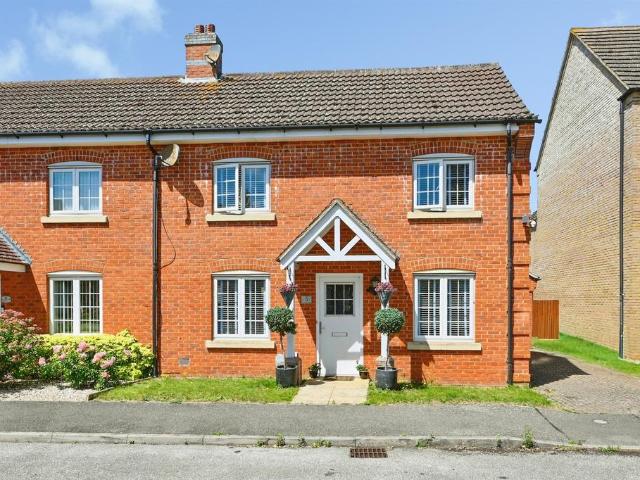 3 bedroom semi detached house for sale
