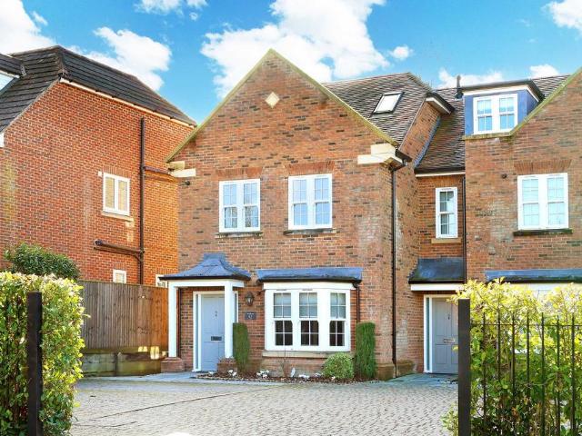 4 bedroom semi detached house for sale