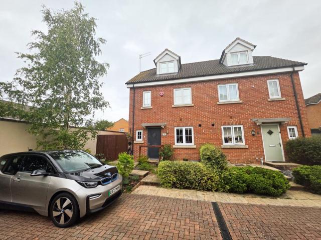 3 bedroom semi detached house for sale