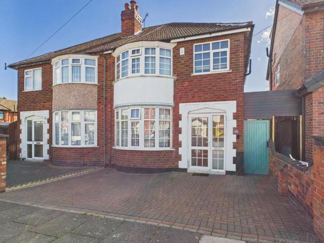 3 bedroom semi detached house for sale