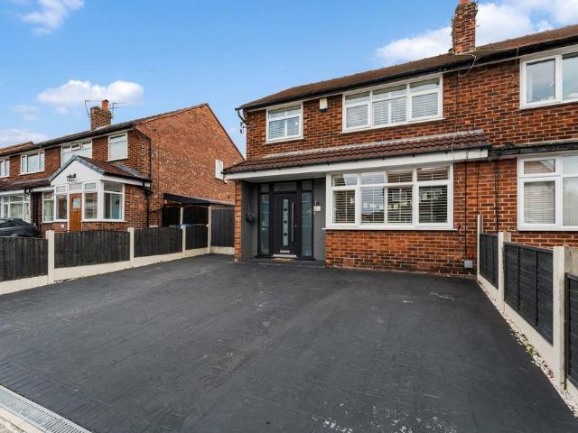 3 bedroom semi detached house for sale