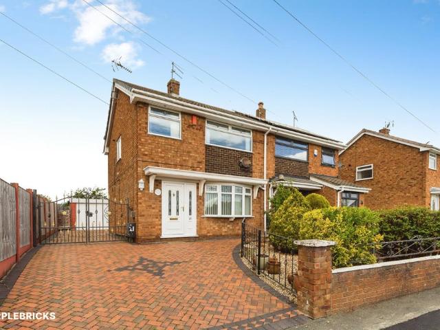 3 bedroom semi detached house for sale