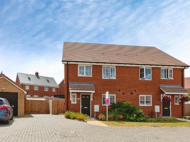 3 bedroom semi detached house for sale