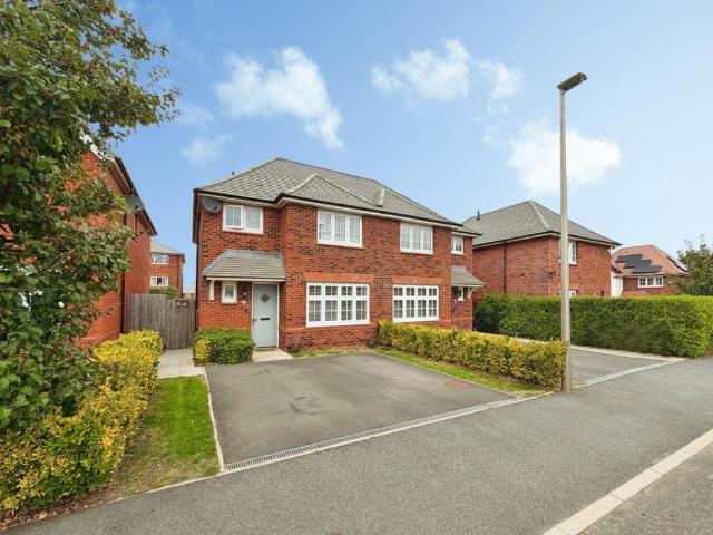 3 bedroom semi detached house for sale