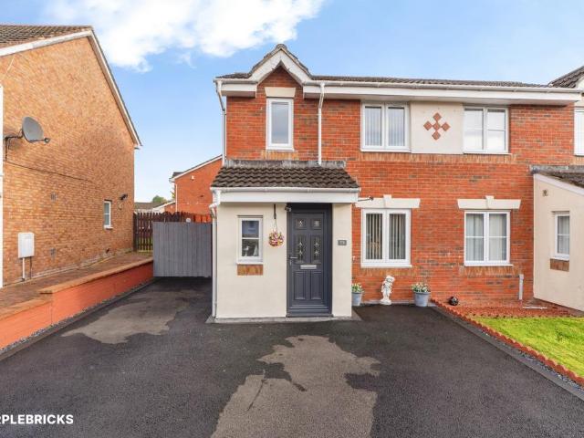 3 bedroom semi detached house for sale
