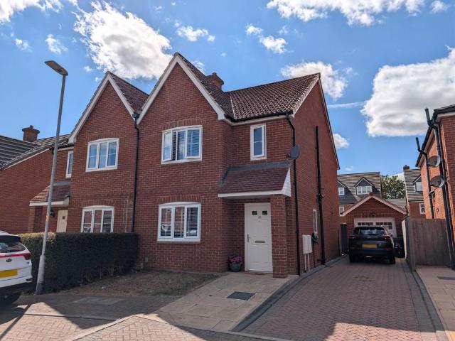 3 bedroom semi detached house for sale