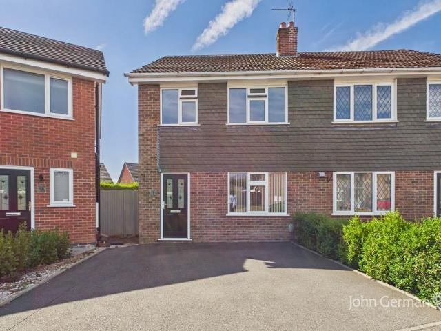 3 bedroom semi detached house for sale