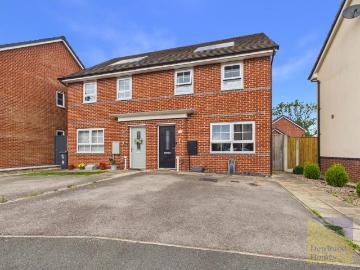3 bedroom semi detached house for sale