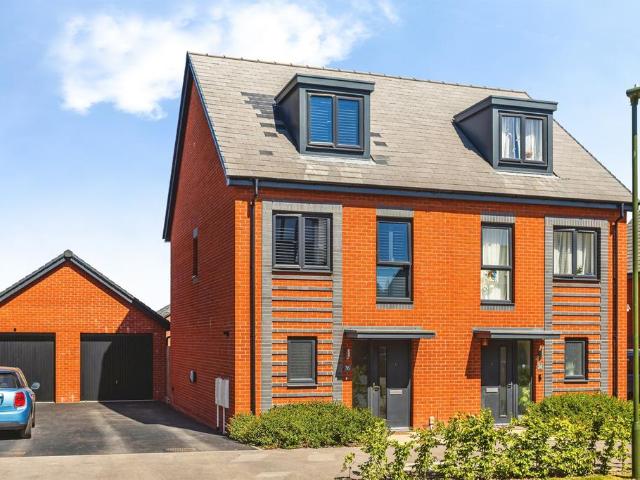 3 bedroom semi detached house for sale