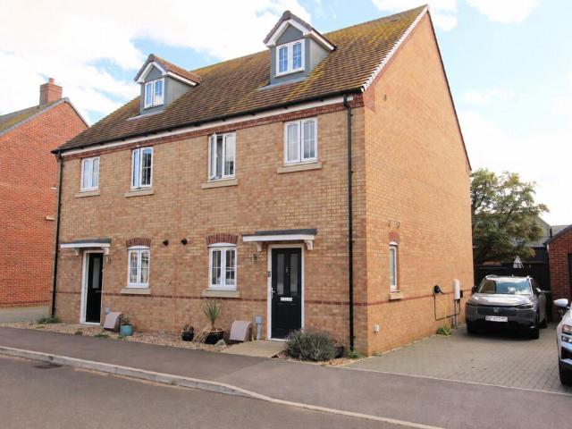 3 bedroom semi detached house for sale