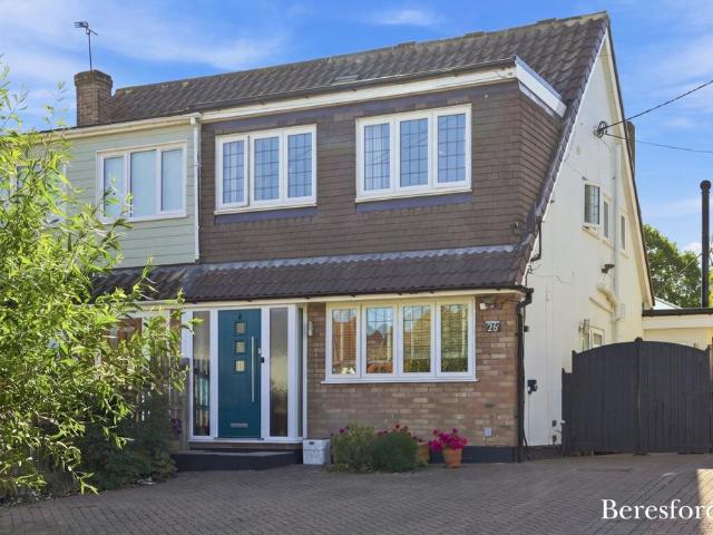 3 bedroom semi detached house for sale