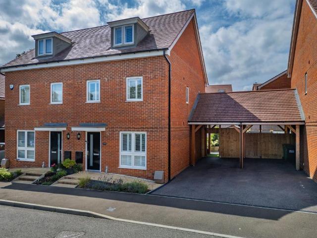 3 bedroom semi detached house for sale