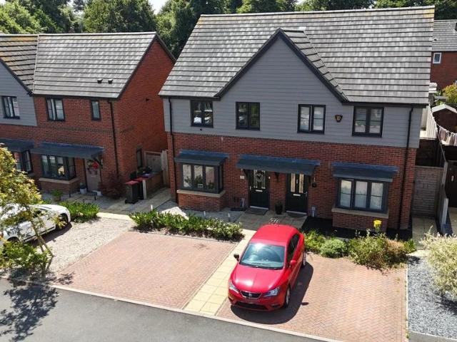 3 bedroom semi detached house for sale