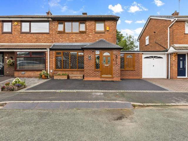 3 bedroom semi detached house for sale