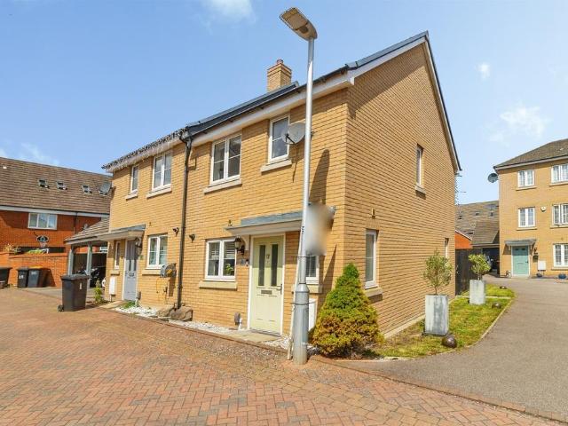 3 bedroom semi detached house for sale