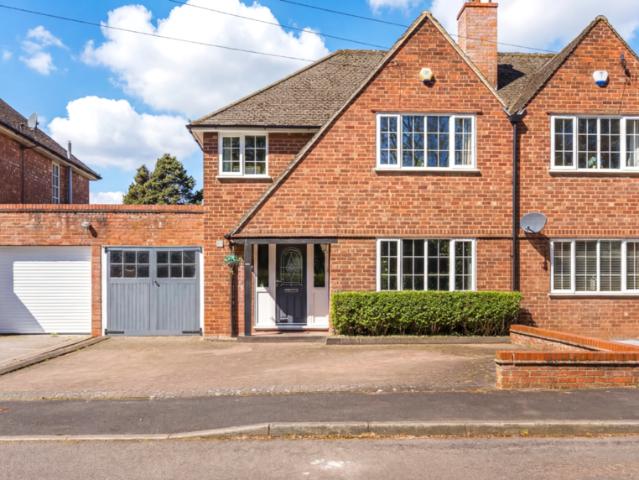 3 bedroom semi detached house for sale