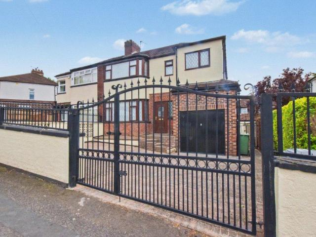 3 bedroom semi detached house for sale