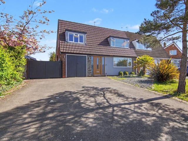 3 bedroom semi detached house for sale