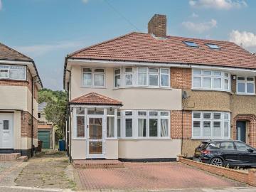 Harrow, Greater London - Equipped kitchen