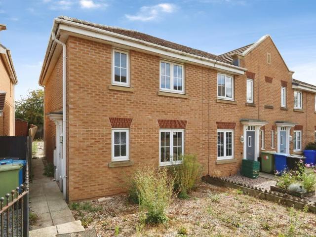 3 bedroom semi detached house for sale
