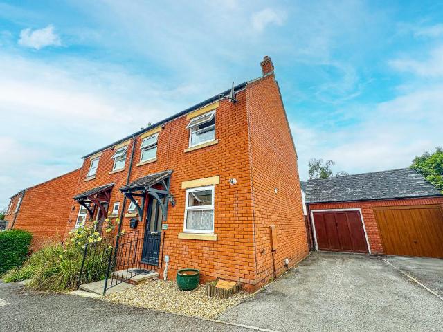 3 bedroom semi detached house for sale