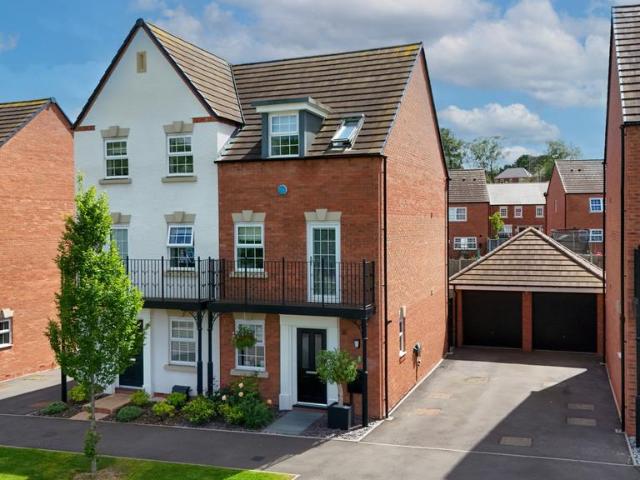 3 bedroom semi detached house for sale
