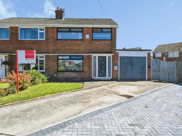 3 bedroom semi detached house for sale