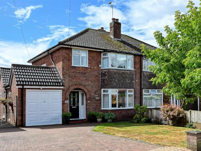 3 bedroom semi detached house for sale