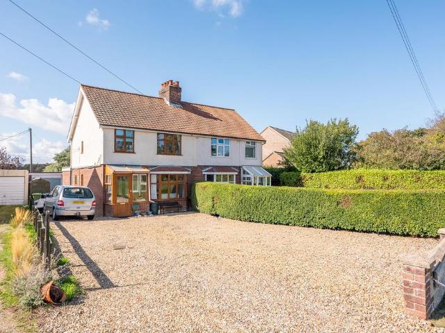 3 bedroom semi detached house for sale