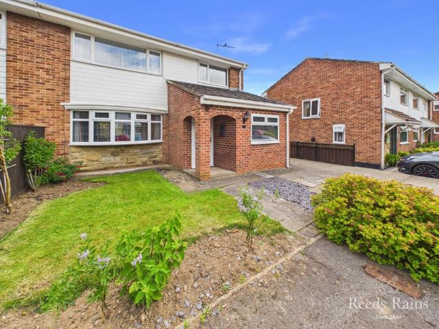 3 bedroom semi detached house for sale