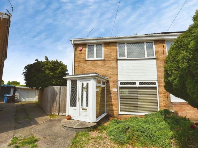 3 bedroom semi detached house for sale