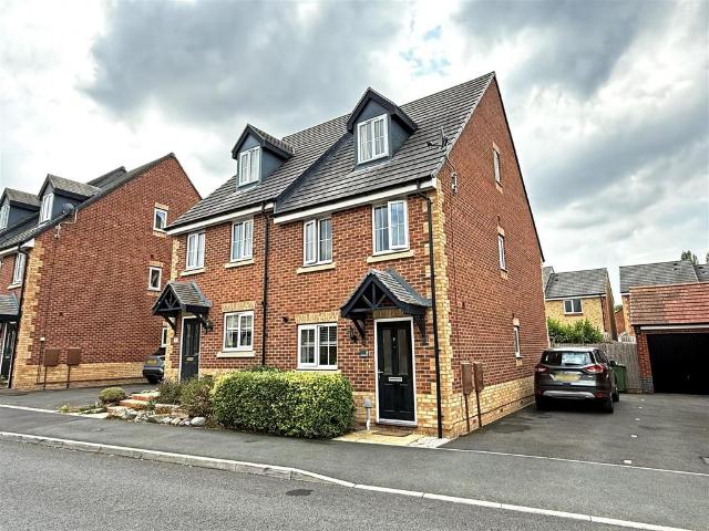 3 bedroom semi detached house for sale