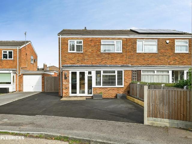 3 bedroom semi detached house for sale